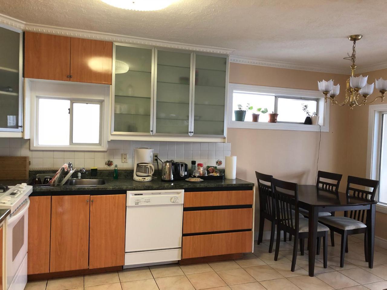 Cozy Bedrooms Guest House فانكوفر المظهر الخارجي الصورة